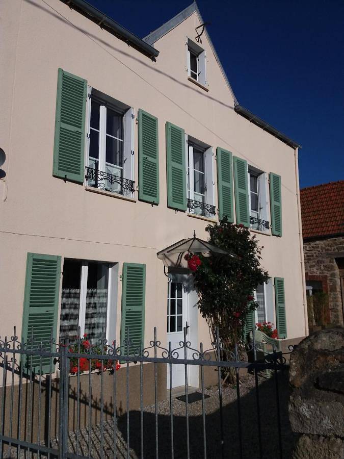 Location de vacances pour 6 personnes, avec Terrasse et Jardin à Réville