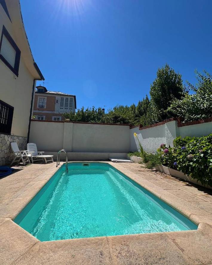 Location de vacances pour 13 personnes, avec Balcon et Terrasse ainsi que Jardin et Piscine à Villafranca del Bierzo - 3