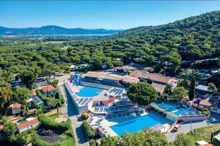 Camping pour 6 personnes, avec Terrasse et Jardin ainsi que Bassin pour enfant et Piscine à Gassin - 3