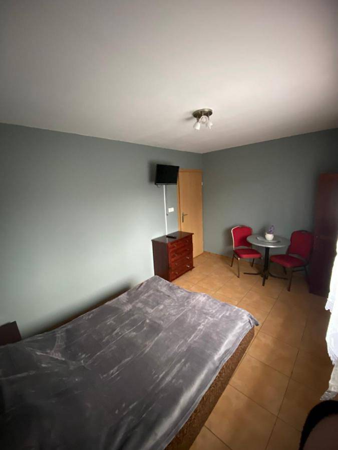 Chambre d’amis pour 4 personnes, avec jardin, animaux acceptés à Grojec - 2