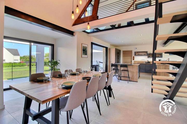 Gîte pour 8 personnes, avec piscine ainsi que jardin et terrasse dans Plage Kerminihy - 2