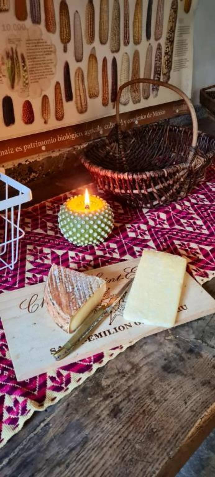 Holiday Home 'Casa Guanajuato' with Mountain View, Wi-Fi and Air Conditioning in Mauzun, Livradois-Forez Regional Nature Park