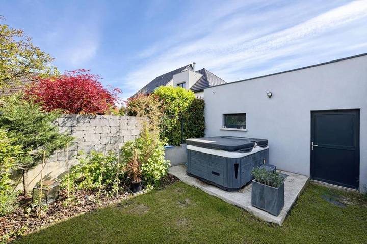 Location de vacances pour 6 personnes, avec terrasse et jardin à Truchtersheim