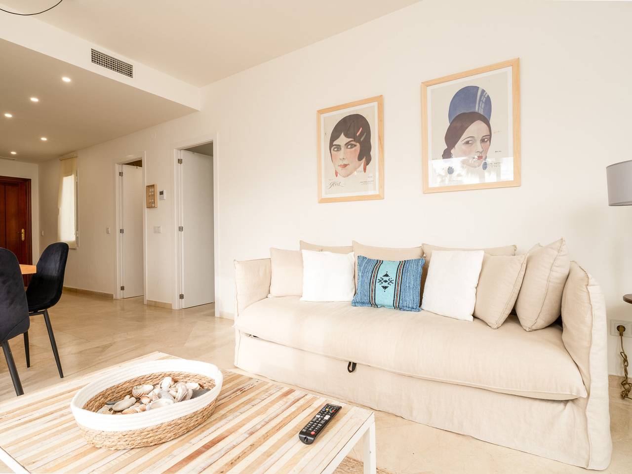 Entire apartment, Charming apartment with terrace in Estepona in Triangulo de Costalita, Estepona