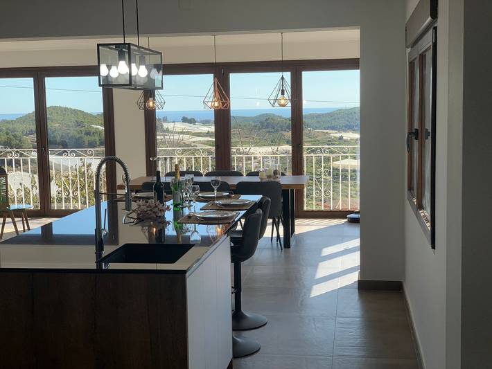 Chalet para 8 personas, con terraza además de piscina y jardín en Valle de Guadalest