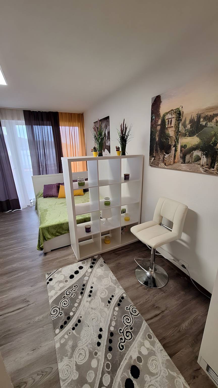 Ganze Wohnung, Ferienwohnung 'Green Hills' mit Bergblick, Balkon und Wi-Fi in Bad Bergzabern, Südliche Weinstraße