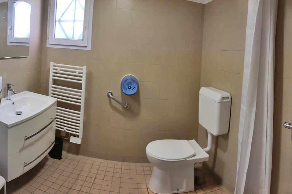 Appartement entier, Appartement au calme, avec jardin et wifi gratuit (T2 - Valençay 01 in Les Aix-d'Angillon, Région de Bourges