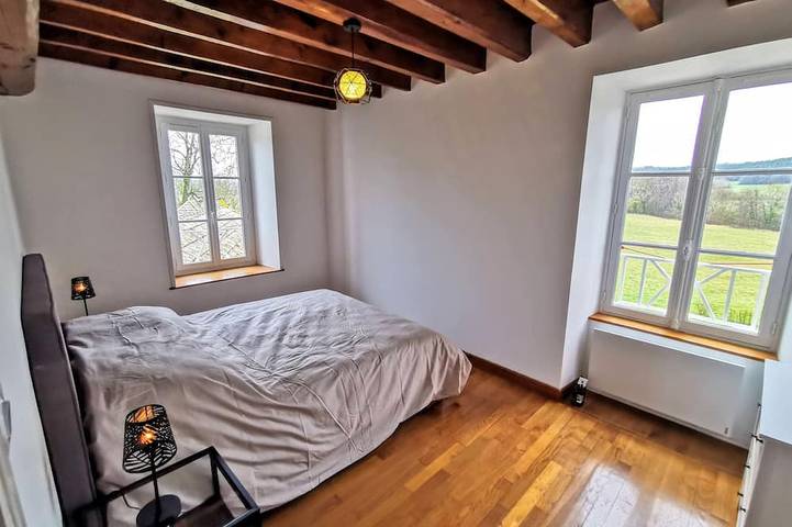 Location de vacances pour 15 personnes, avec terrasse et jardin à Épinac - 2