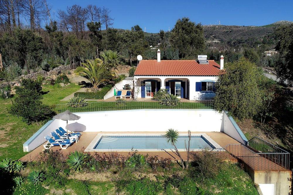 Schöne Villa, ideal für einen erholsamen Urlaub, mit Pool und Blick auf die Küste. in Monchique, Monchique gebirge