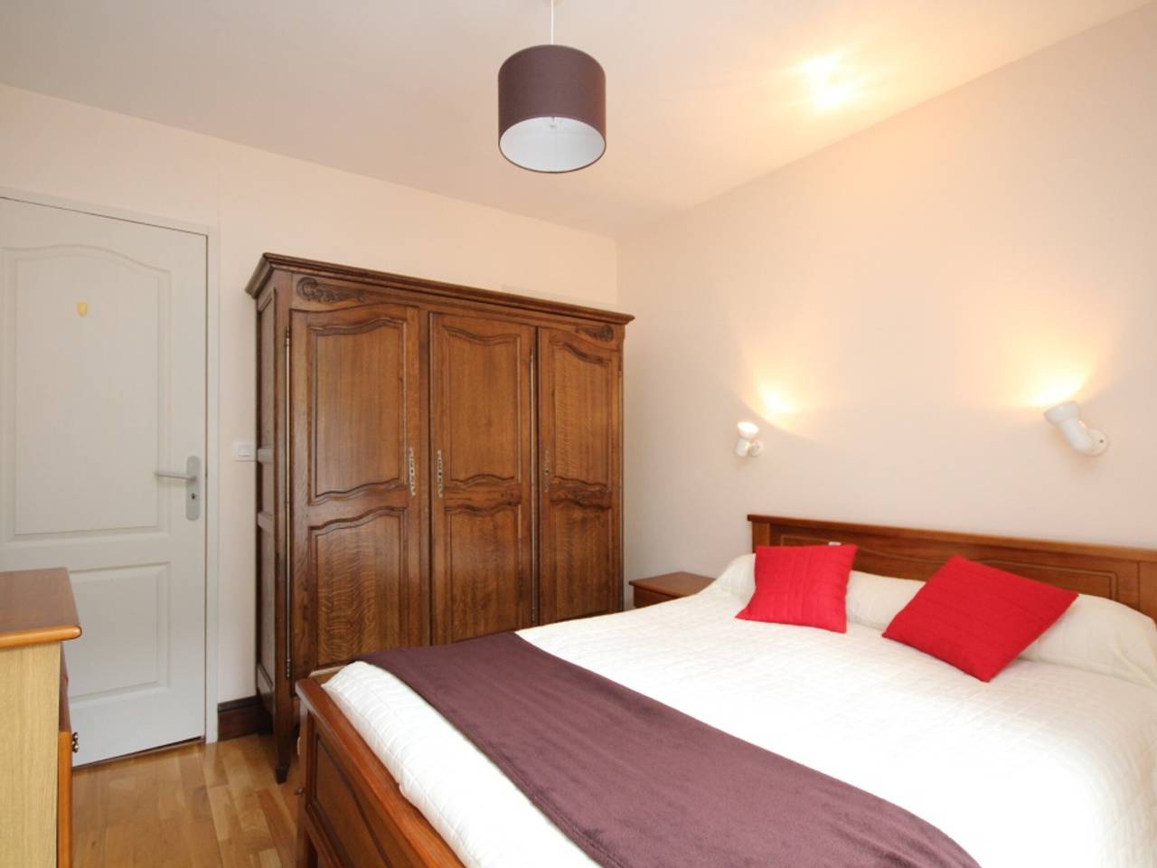 Entire apartment, Mont-Dore T2 with balcony and Wifi for 4 guests in Mont-Dore, Volcans d'Auvergne Regional Nature Park