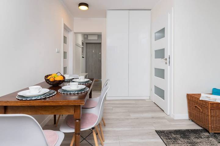 Apartamento entero, Stylish Apartment | Close to the Beach and Nature Reserve in Redłowo, Gdynia
