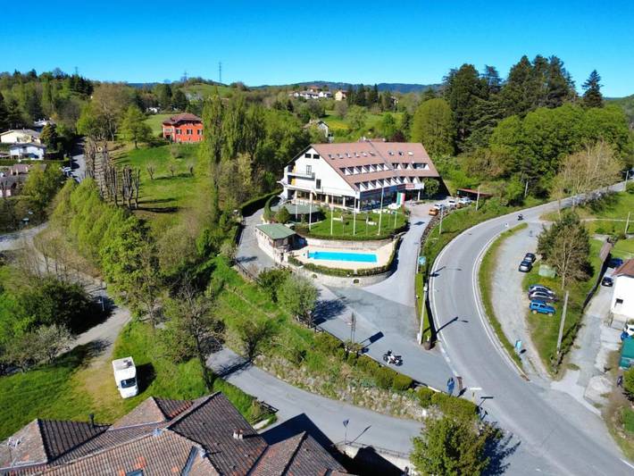 Appartamento per 4 persone, con Balcone e Terrazza nonché Giardino e Piscina a Sassello