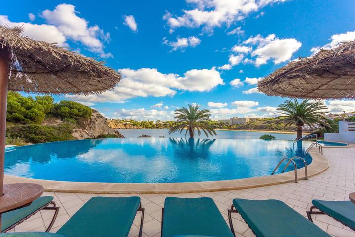 Appartamento per 7 persone, con Balcone e Giardino a Arenal d'en Castell