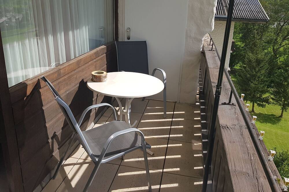 Ganze Wohnung, Ferienwohnung mit Balkon und Seeblick in Salzkammergut-Berge, Strobl