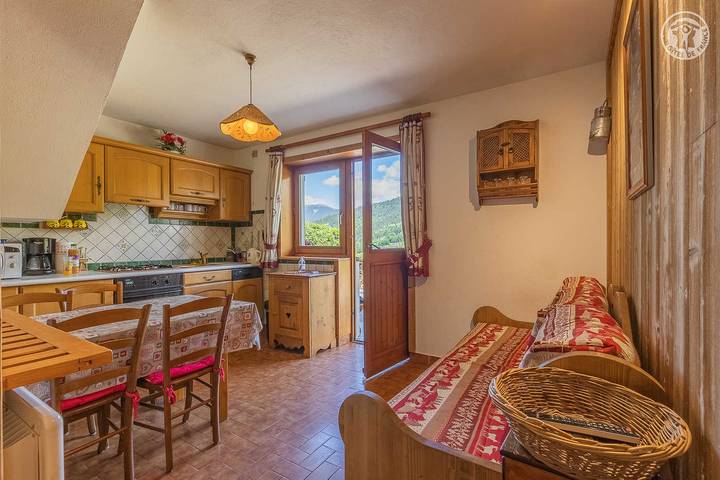 Gîte pour 4 personnes, avec jardin dans Les Trois Vallées - 2