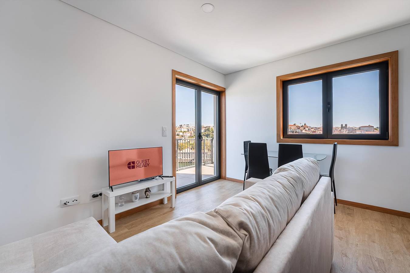 Apartamento inteiro, Guestready - Riverview relaxing escape in Santa Marinha e São Pedro da Afurada, Distrito do Porto