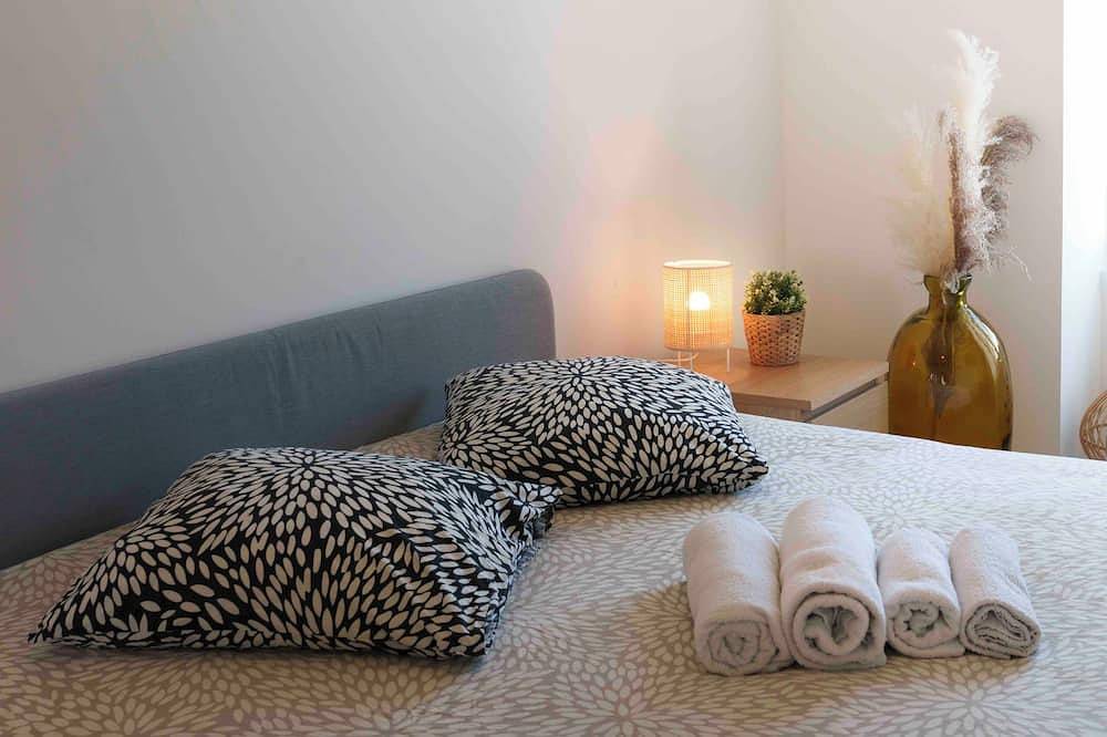 Entire apartment, Épernay Prestige, Apartment with terrace in Épernay, Marne