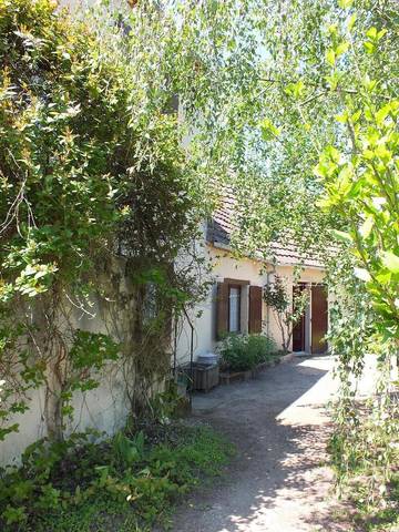 Gîte pour 5 personnes, avec jardin, animaux acceptés à Langeron