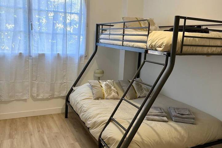 Ganze Wohnung, Spacious 70m² room - 2 bedrooms - 5 min Disneyland in Montévrain, Seine-et-Marne