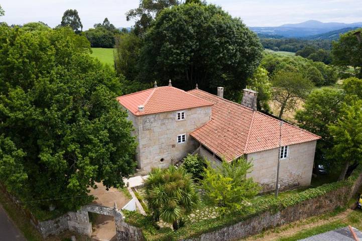 Casa rural para 12 personas, con Balcón y Terraza además de Jardín y Vistas en Lalín