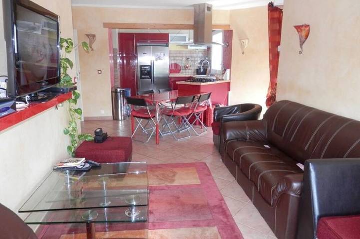 Gîte pour 7 personnes, avec balcon à Grigny (Essonne)