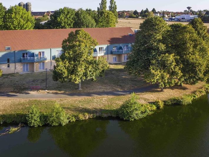 Hôtel pour 2 personnes, avec jardin, animaux acceptés à Bourbon-Lancy - 2