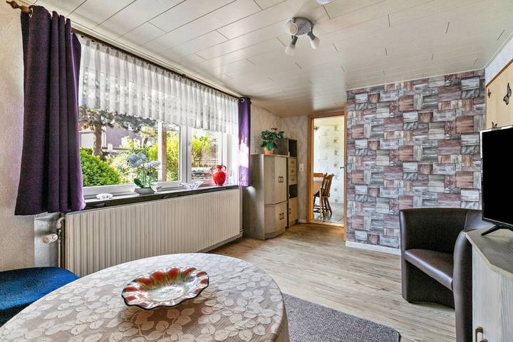 Ganze Wohnung, Ferienwohnung 'Lüddes Fischerhuus' mit privater Terrasse, privatem Garten und Wi-Fi in Husum Hafen, Husum