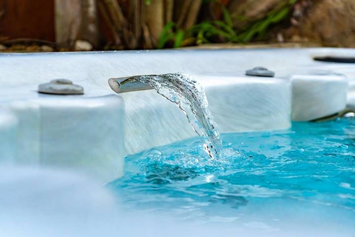 Location de vacances pour 12 personnes, avec piscine et jacuzzi ainsi que sauna et jardin, animaux acceptés à Carry-le-Rouet - 4