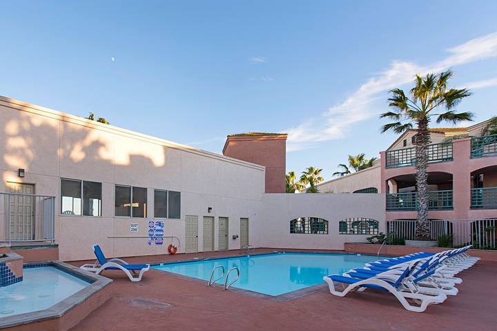 Vacation rental for 7 people, with pool in Imperial Beach