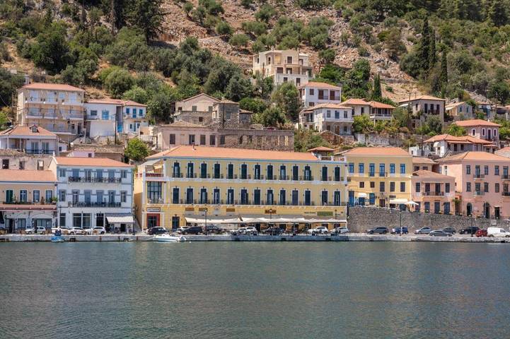Hôtel pour 3 personnes, avec terrasse et vue dans Gytheion