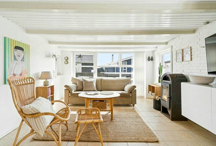 Ferieudlejning for 5 personer, med terrasse og have, børnevenlig i Munkebo