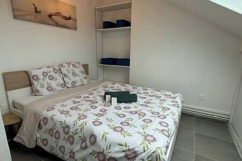 Entire apartment, T2 quiet and bright Near train station in Arras, Arras region