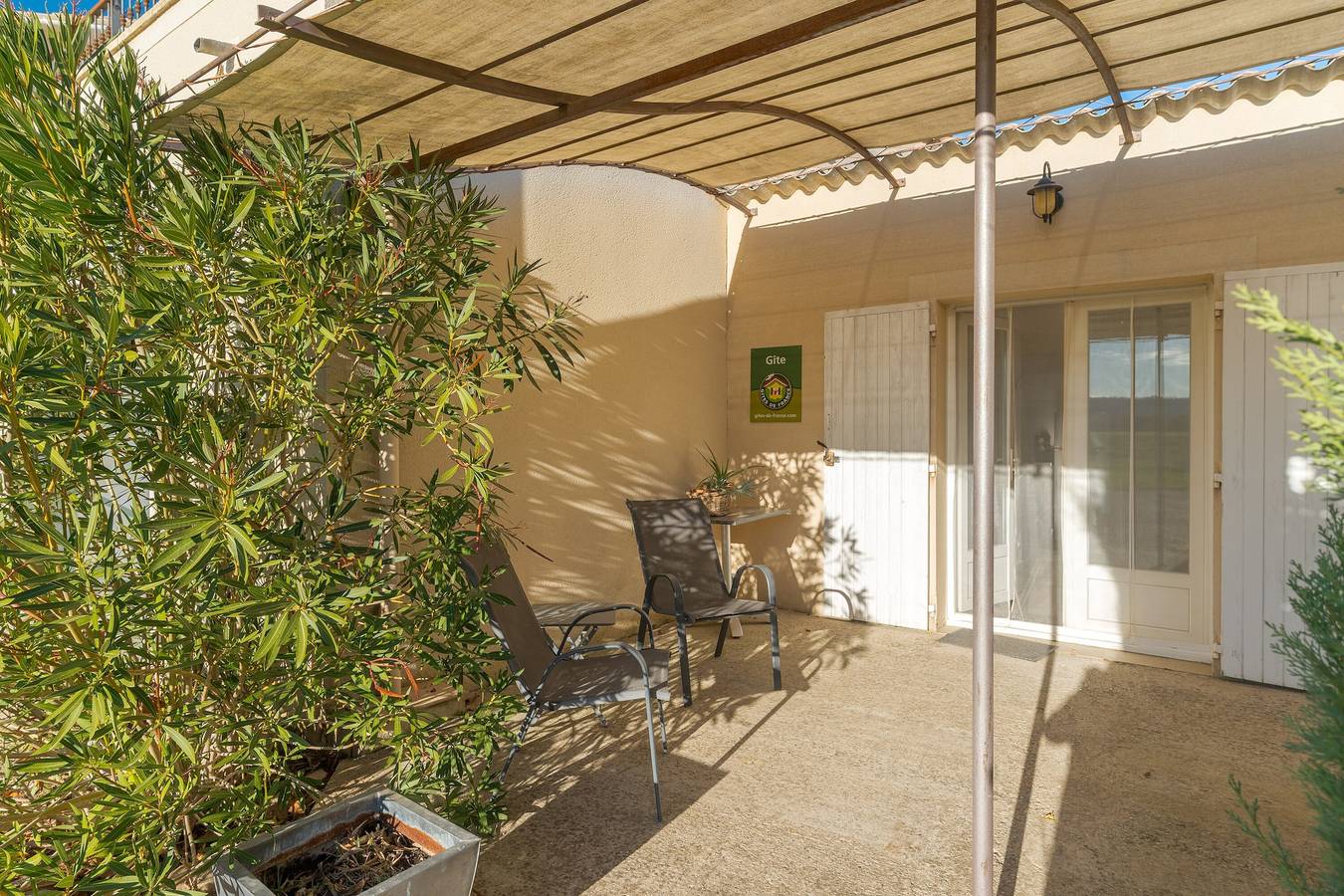 Gîte „La Miellerie“ mit Gemeinschaftspool, privater Terrasse und Klimaanlage in Gréoux-les-Bains, Regionaler Naturpark Verdon