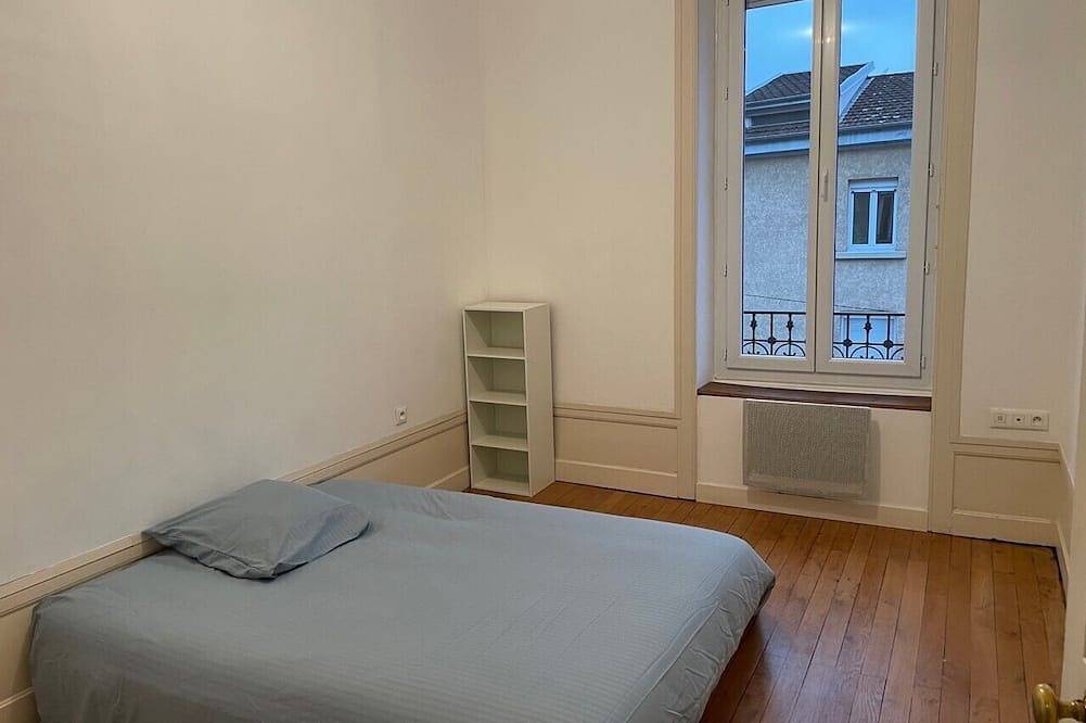 Entire apartment, Cosy Calme in Caluire-et-Cuire, Rhône