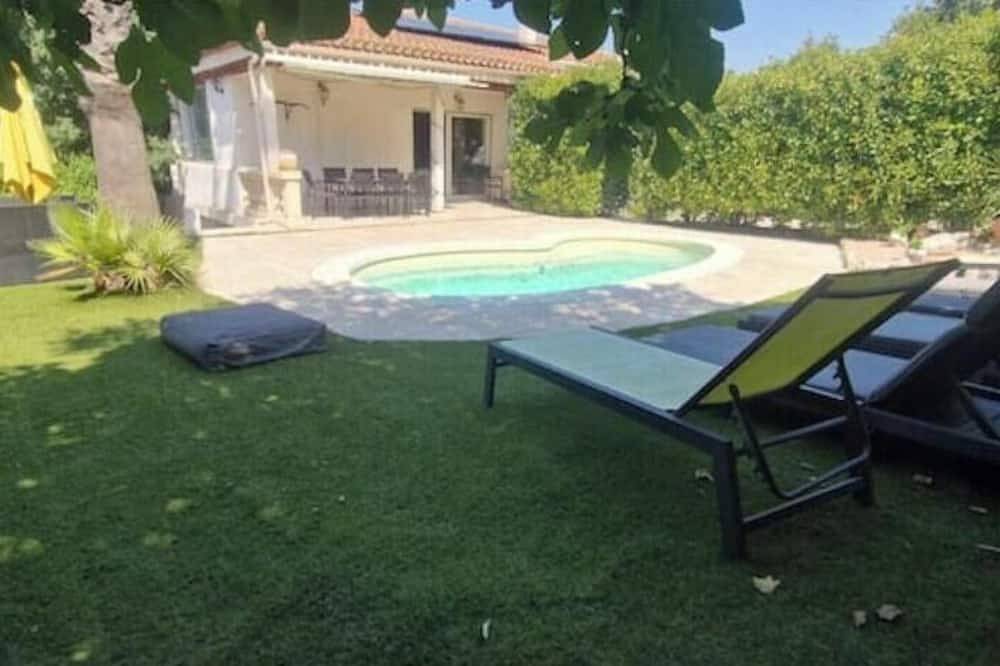 Villa des Sources with Air Conditioning and a Pool in Le Castellet, Mittelmeerküste (Frankreich)