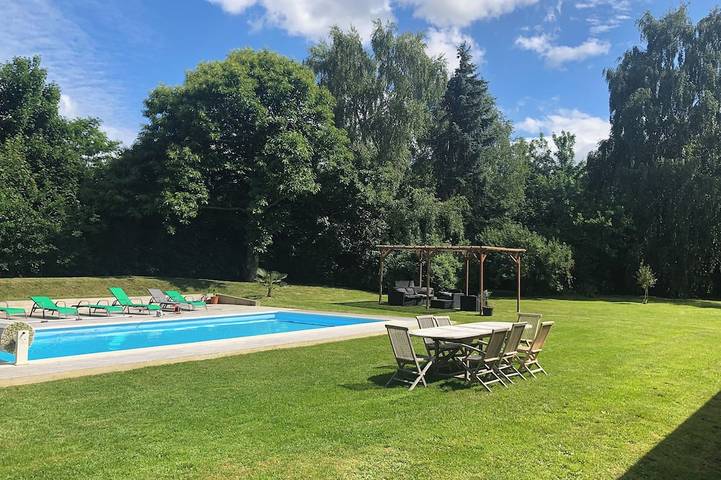 Location de vacances pour 18 personnes, animaux acceptés dans Bézu-la-Forêt