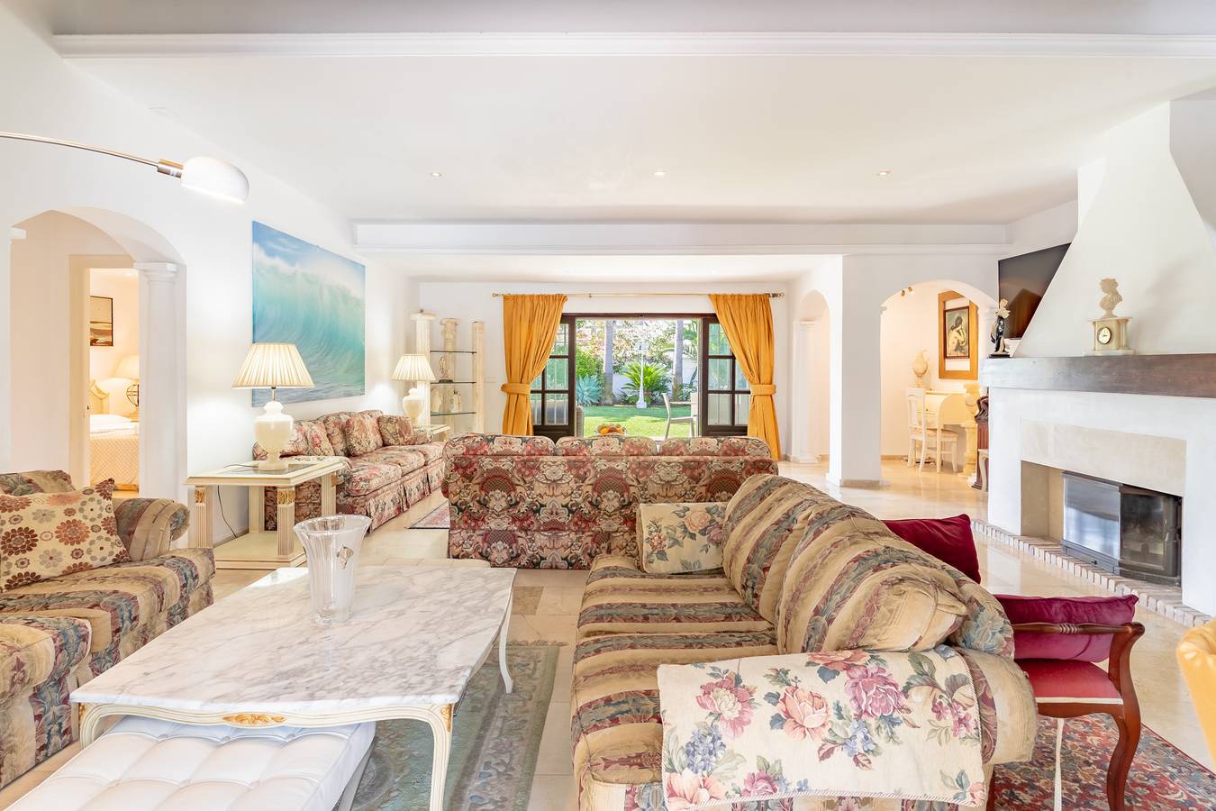 Preciosa villa 'Las Palmeras' con piscina climatizada privada in Playa de Cortijo Blanco, Marbella