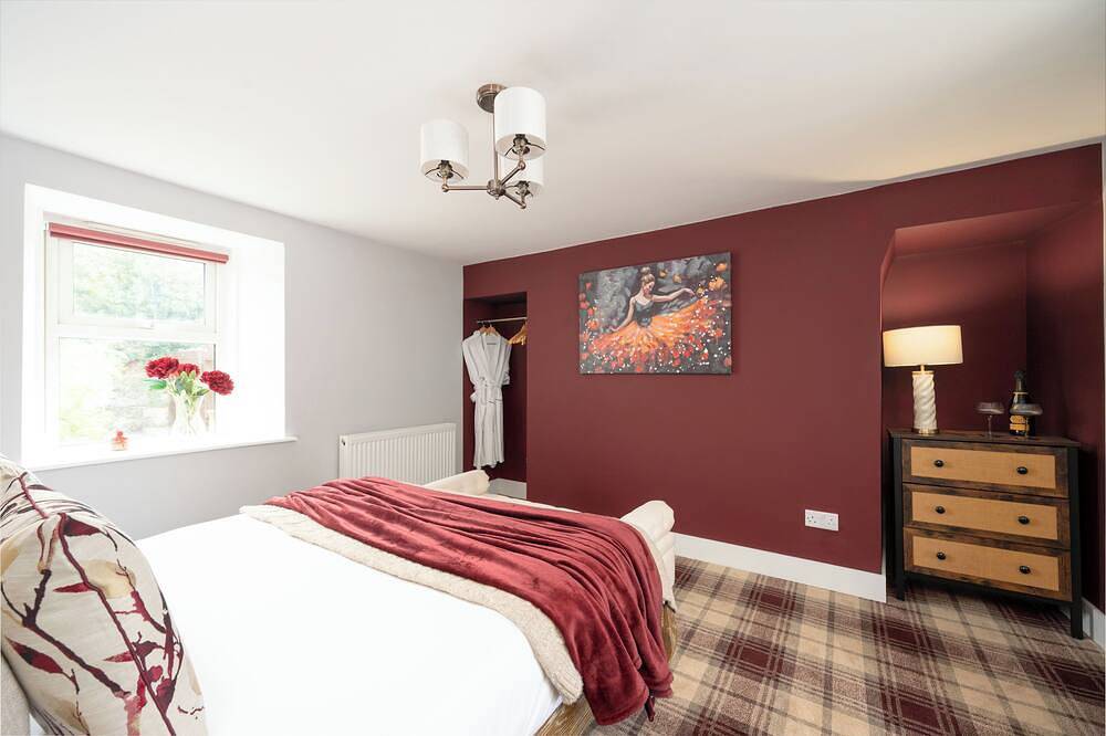 The Garden Cottage With Hot Tub, Pet Friendly! in Portsoy, Aberdeenshire