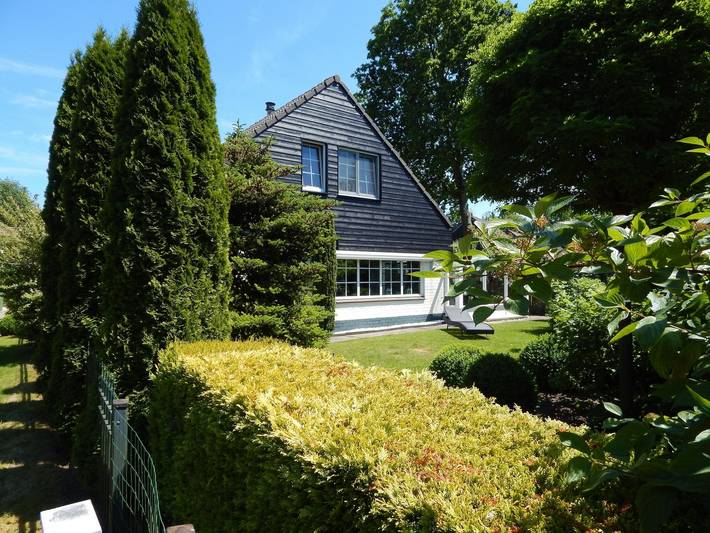 Ferienhaus für 4 Personen, mit Garten und Terrasse in Bruinisse