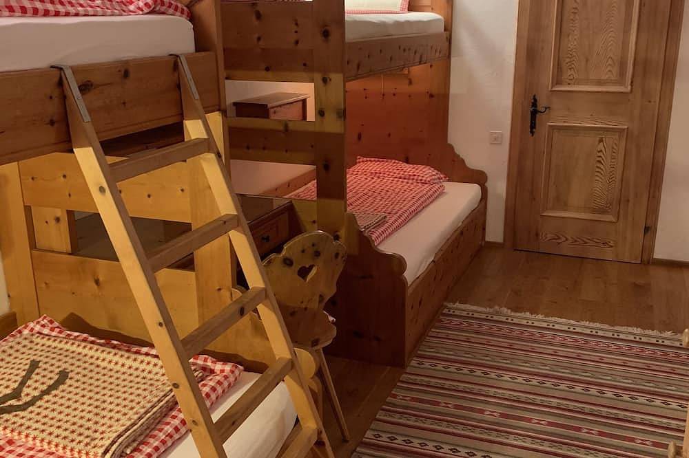 Ganze Wohnung, Gemütliche Wohnung am Klosters Platz, 6 Pers., Wlan in Klosters-Serneus, Plessur Alpen