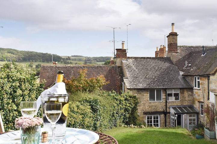 Cottage for 3 people, with garden, with pets in Winchcombe
