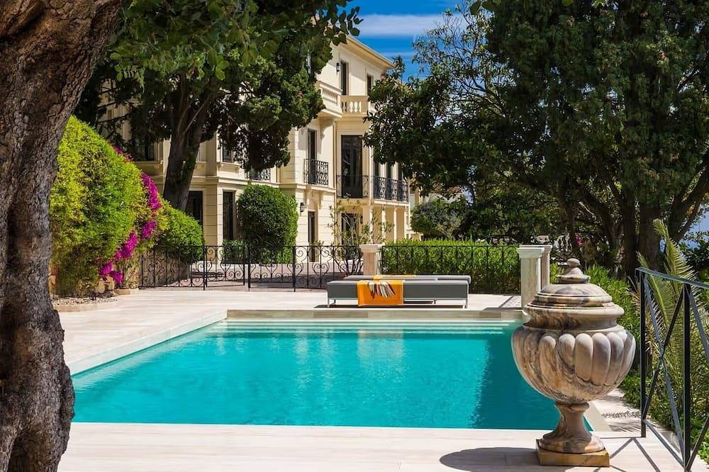 Luxurious Villa Anabel Overlooking Monaco in Roquebrune-Cap-Martin, Côte méditerranéenne (France)