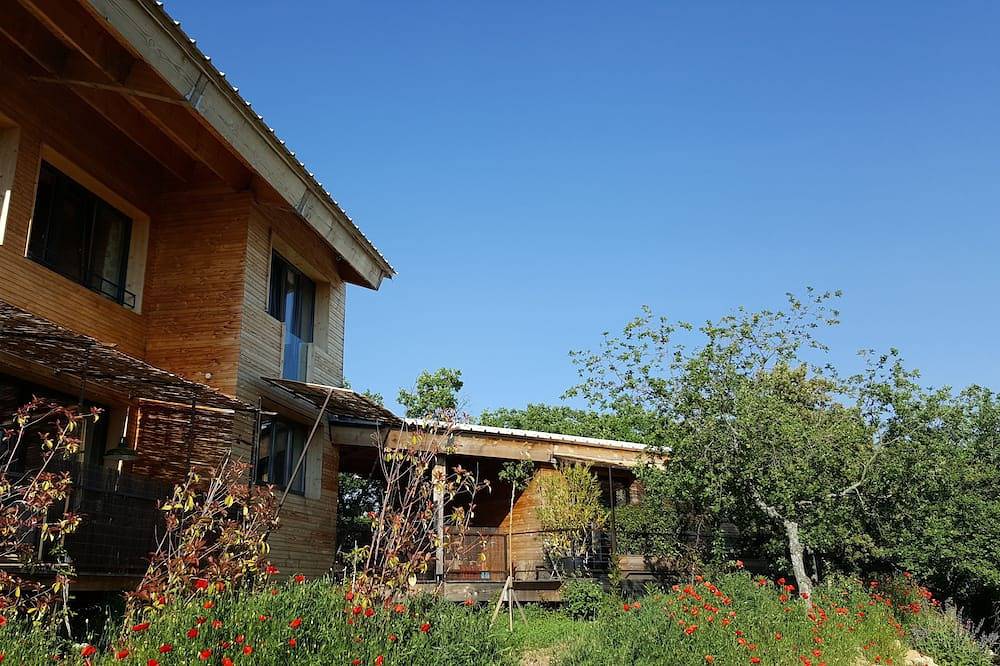 Öko-Ferienhaus im Luberon. in Viens, Regionaler Naturpark Luberon