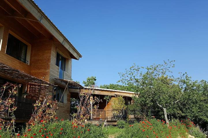 Gîte pour 2 personnes, avec Terrasse ainsi que Jardin et Piscine