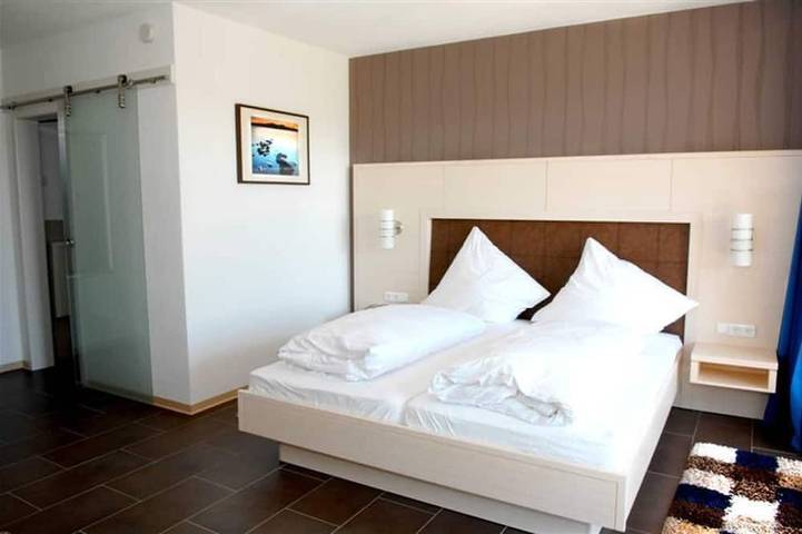 Bed and Breakfast für 2 Personen, mit Garten am Edersee