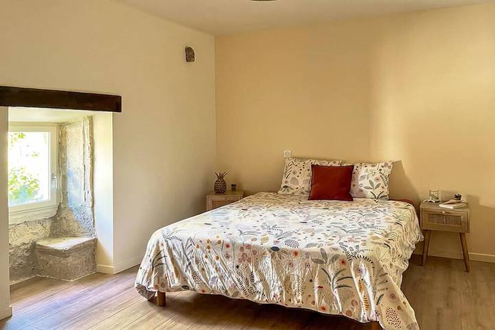 Location de vacances pour 4 personnes à Nanteuil-en-Vallée - 2