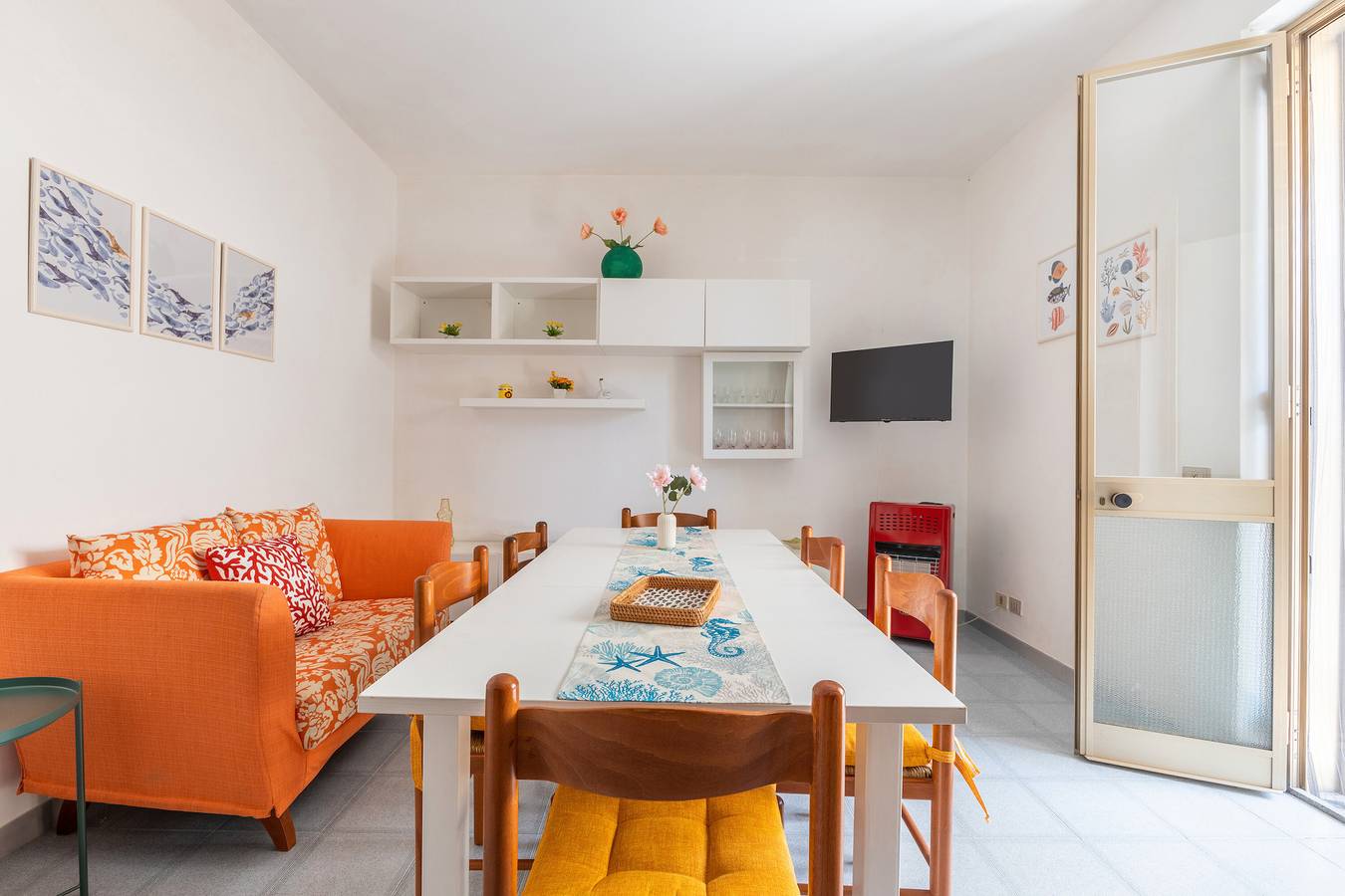 Appartamento intero, Appartamento 'Marea' con terrazza privata, Wi-Fi e aria condizionata in Santa Maria del Focallo, Ispica