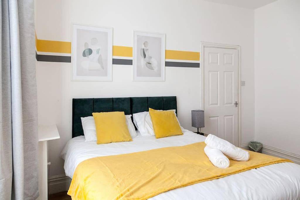 Entire apartment, Holiday Home in Merseyside