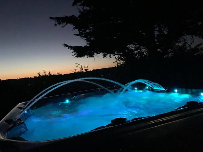 Location de vacances pour 5 personnes, avec Jacuzzi et Terrasse ainsi que Jardin et Piscine à Septème