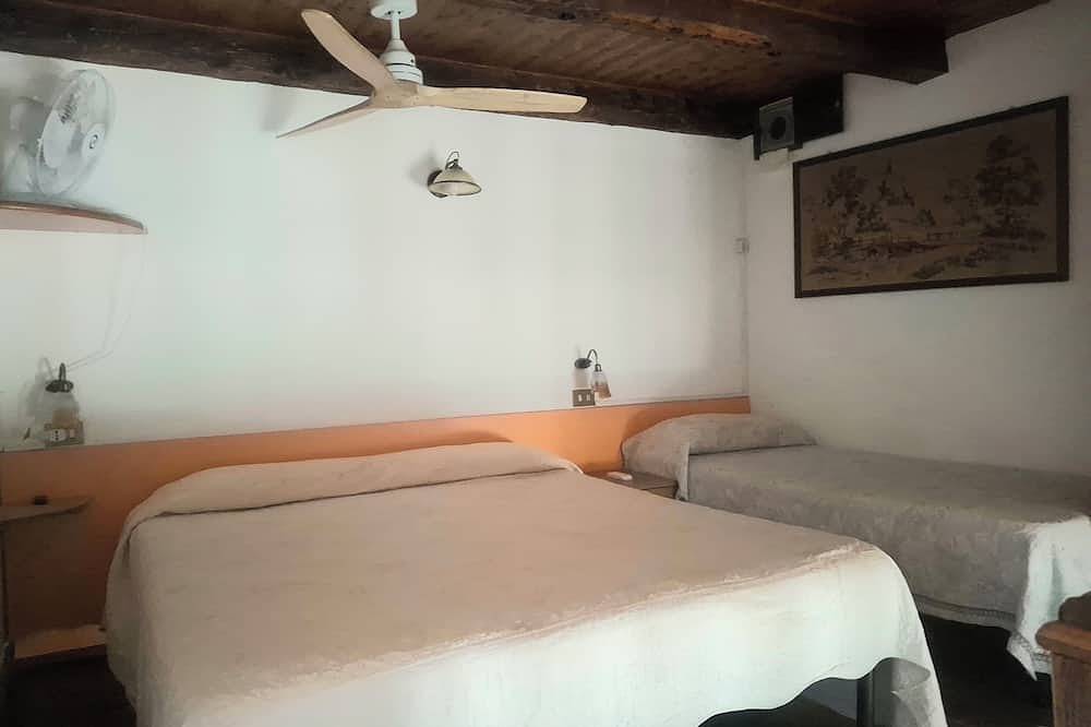 Ganze Wohnung, Maruska, wifi, im Zentrum, 5 min. zu Fuß zum Strand in Tropea, Vibo Valentia Provinz